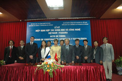 Ký kết Hiệp định khung hợp tác KH&CN Việt Nam - Panama
